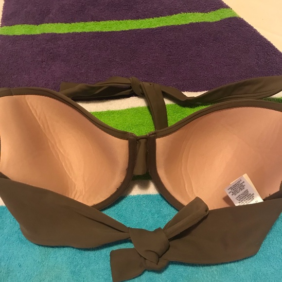 Final Price! Relax by Tommy Bahama Swimsuit - Picture 6 of 8